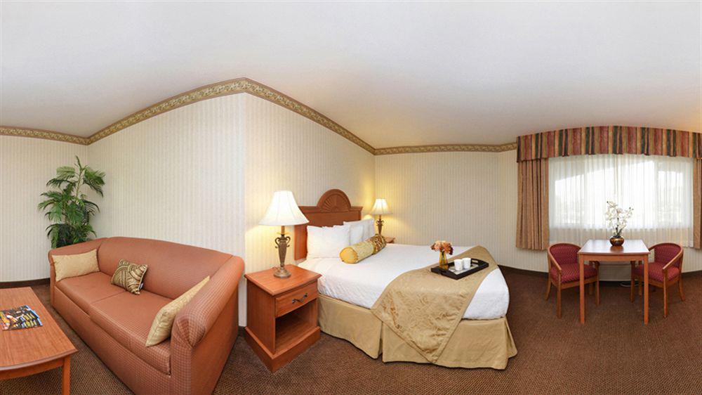 Hotel Hampton Discovery Kingdom Napa Gateway 3*