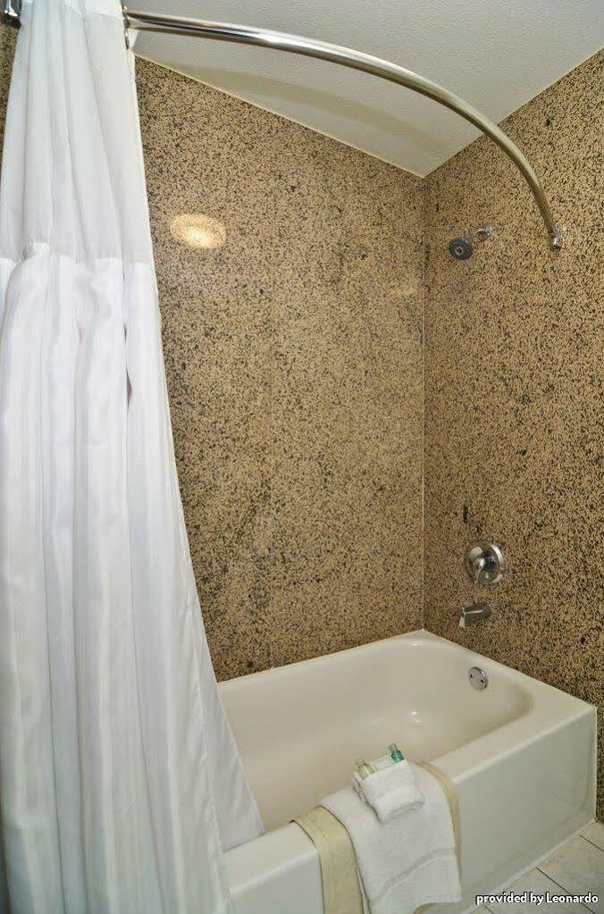 Hampton Discovery Kingdom Napa Gateway 3*