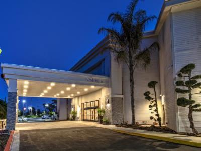 Hampton Discovery Kingdom Napa Gateway Hotel 3*